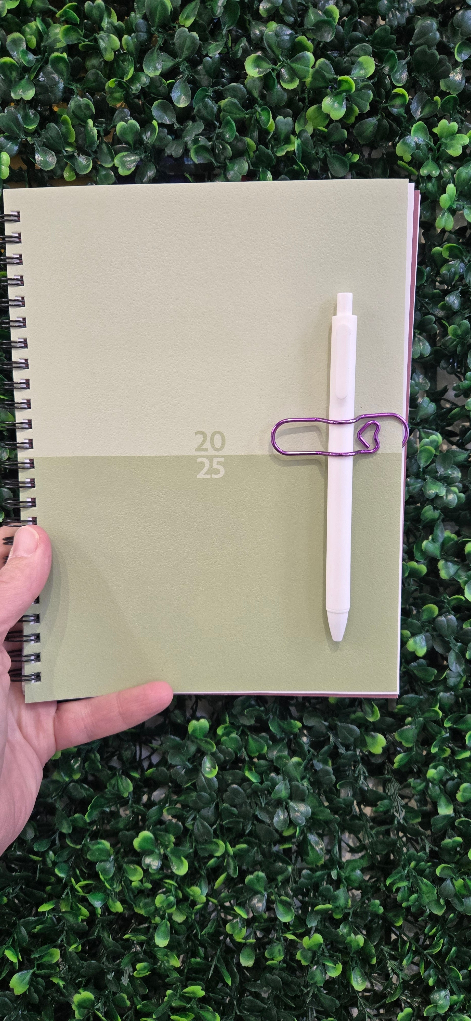 Enclosed Heart Pen Holder Paper Clip