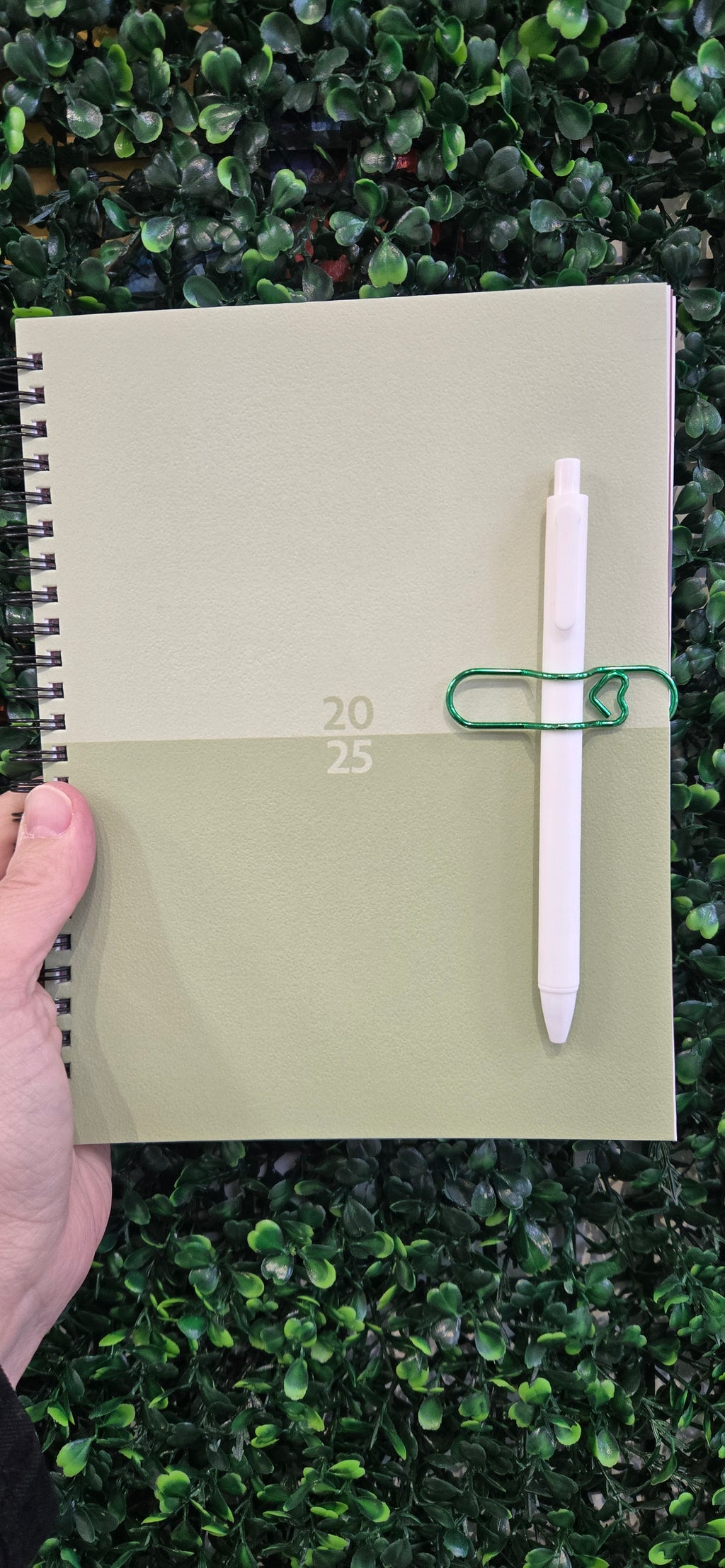 Enclosed Heart Pen Holder Paper Clip