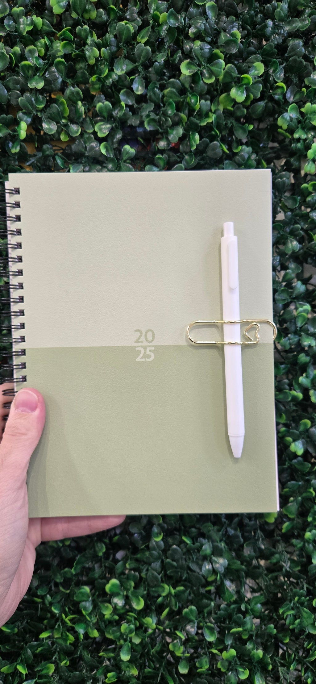 Enclosed Heart Pen Holder Paper Clip