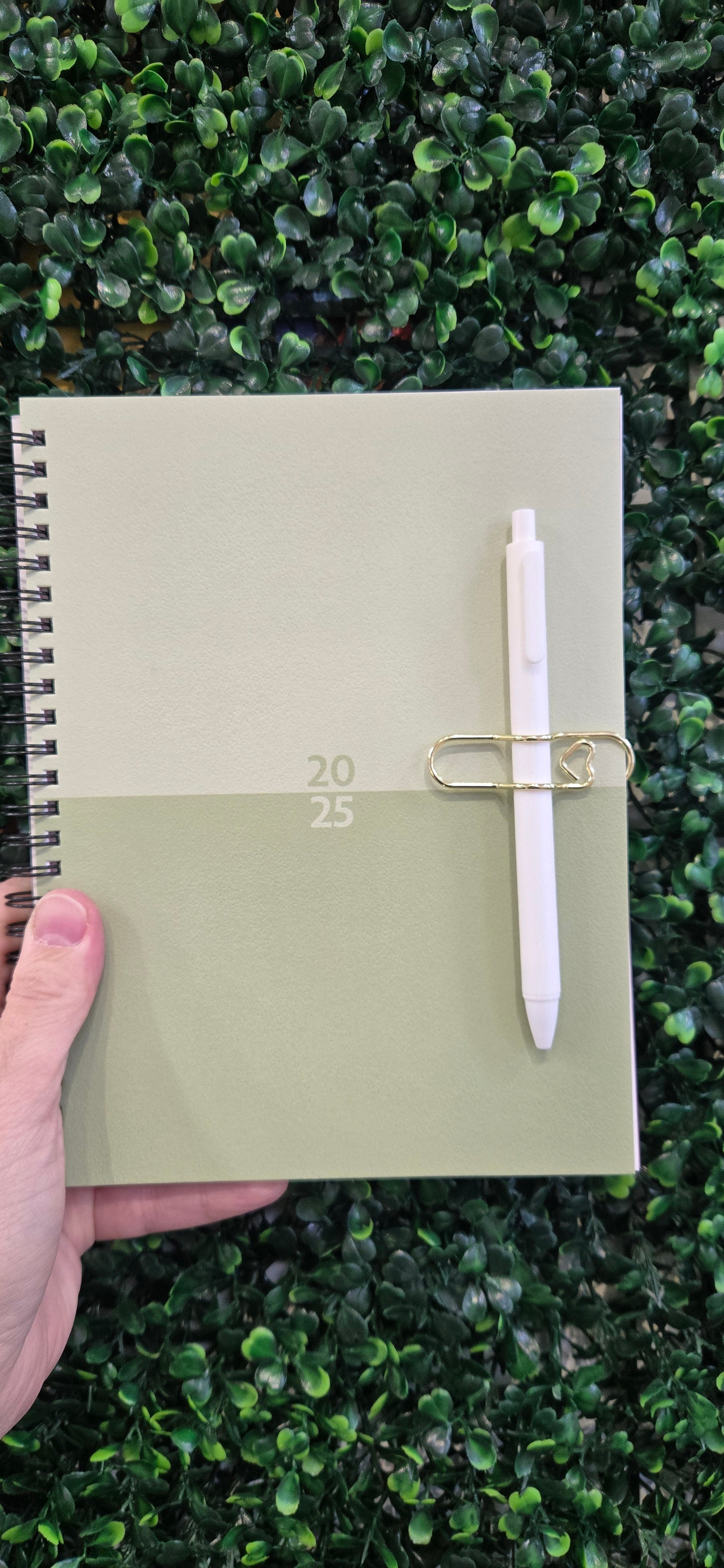 Enclosed Heart Pen Holder Paper Clip