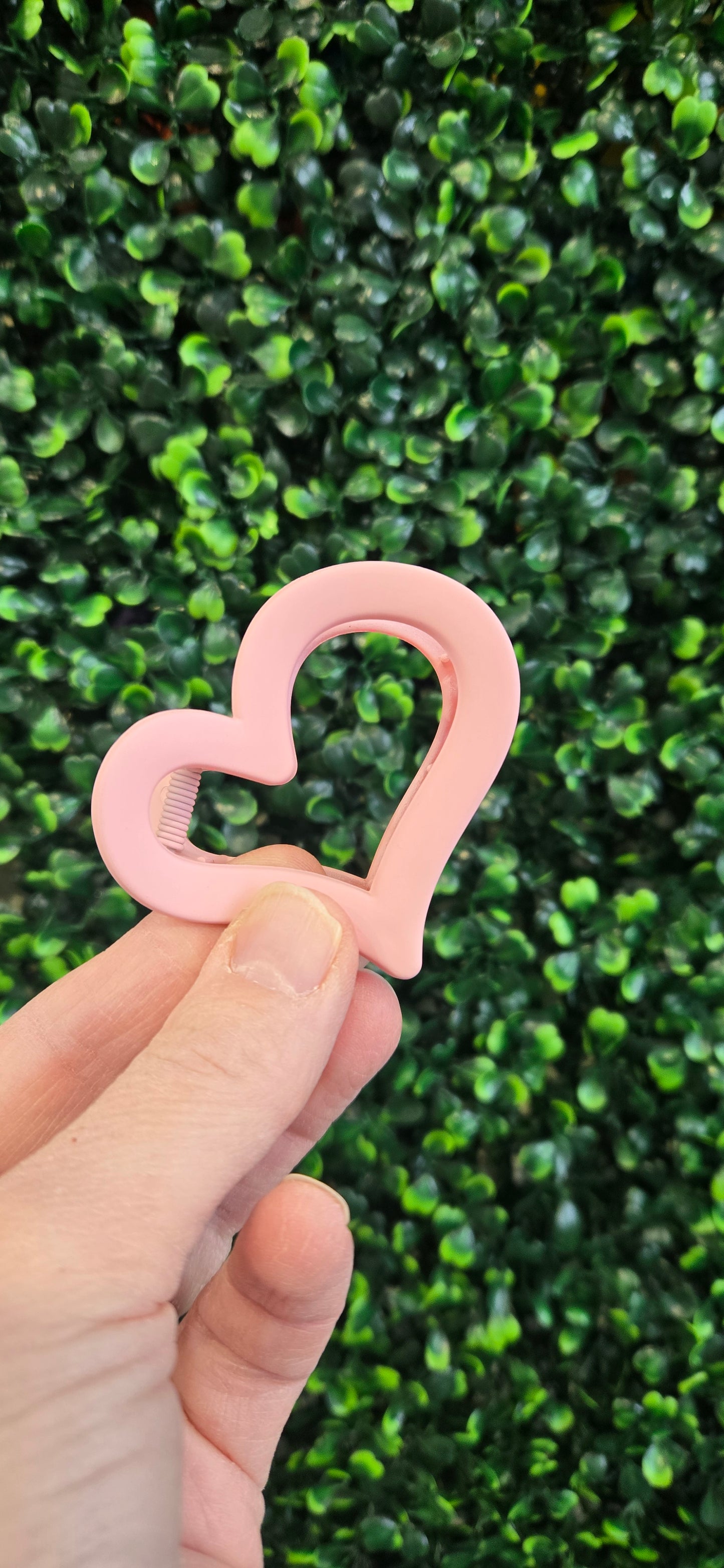 Retro Heart Shape Plastic Resin Hair Claw