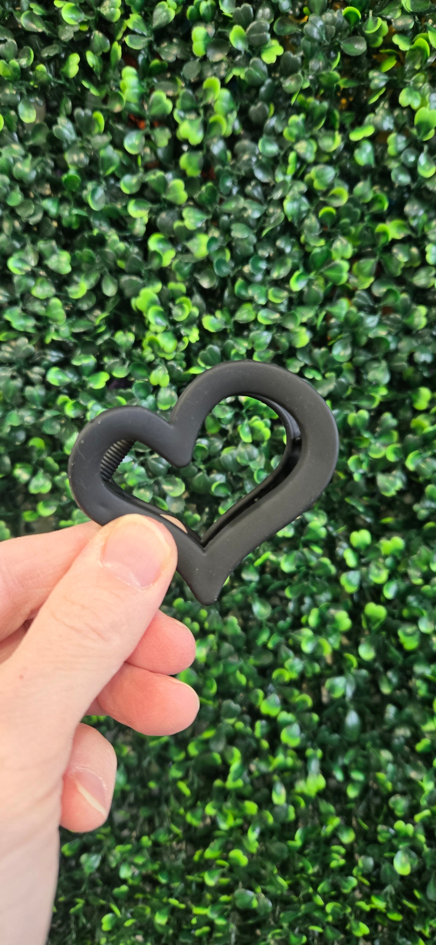 Retro Heart Shape Plastic Resin Hair Claw