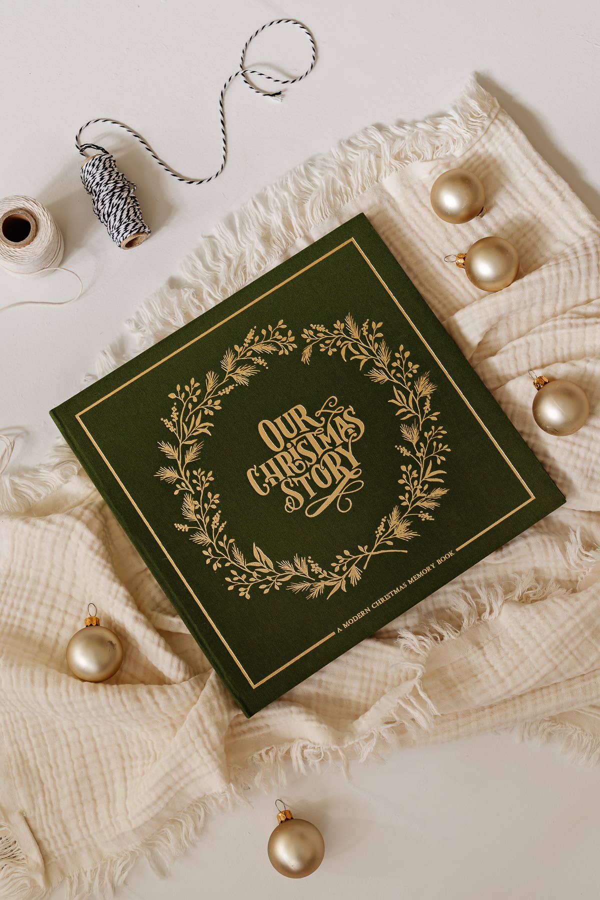 Our Christmas Story: A Keepsake and Memory Book for Families