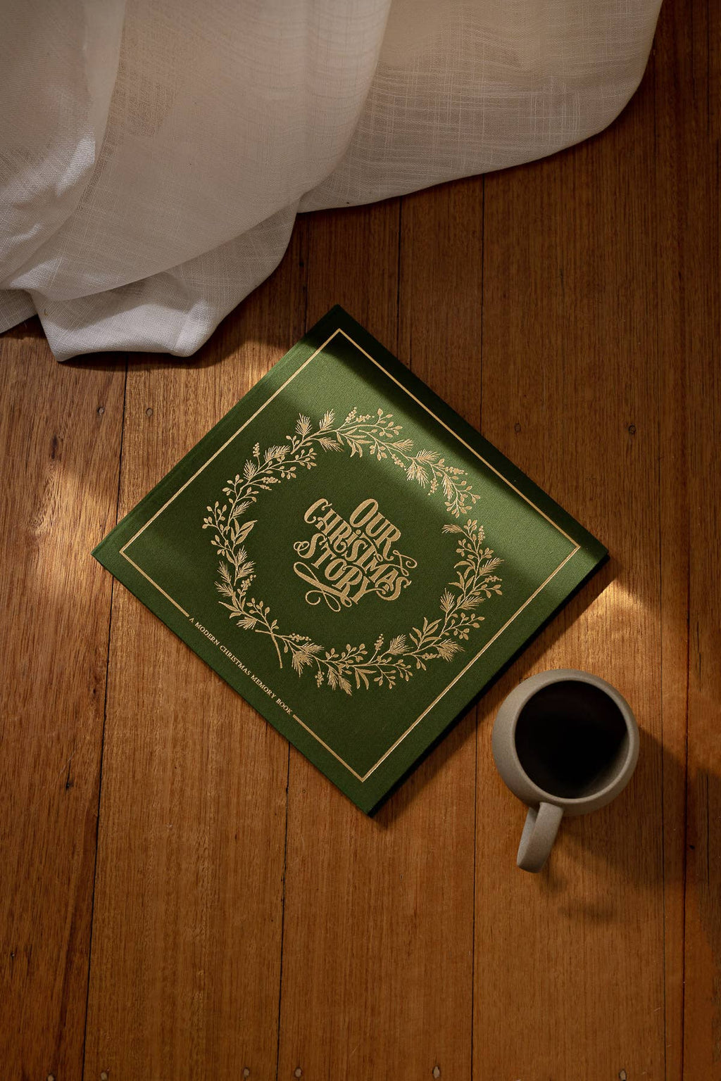 Our Christmas Story: A Keepsake and Memory Book for Families