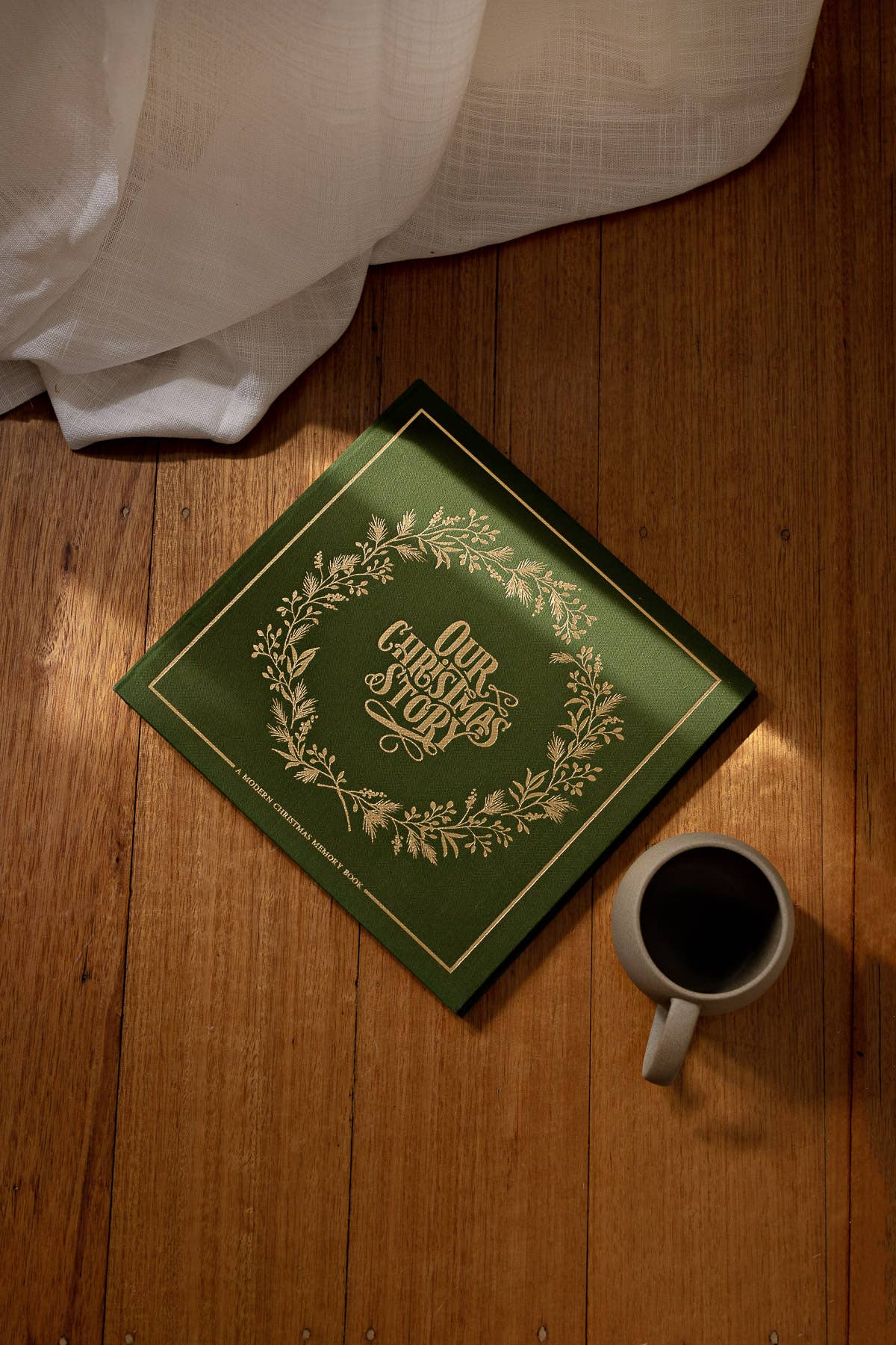 Our Christmas Story: A Keepsake and Memory Book for Families