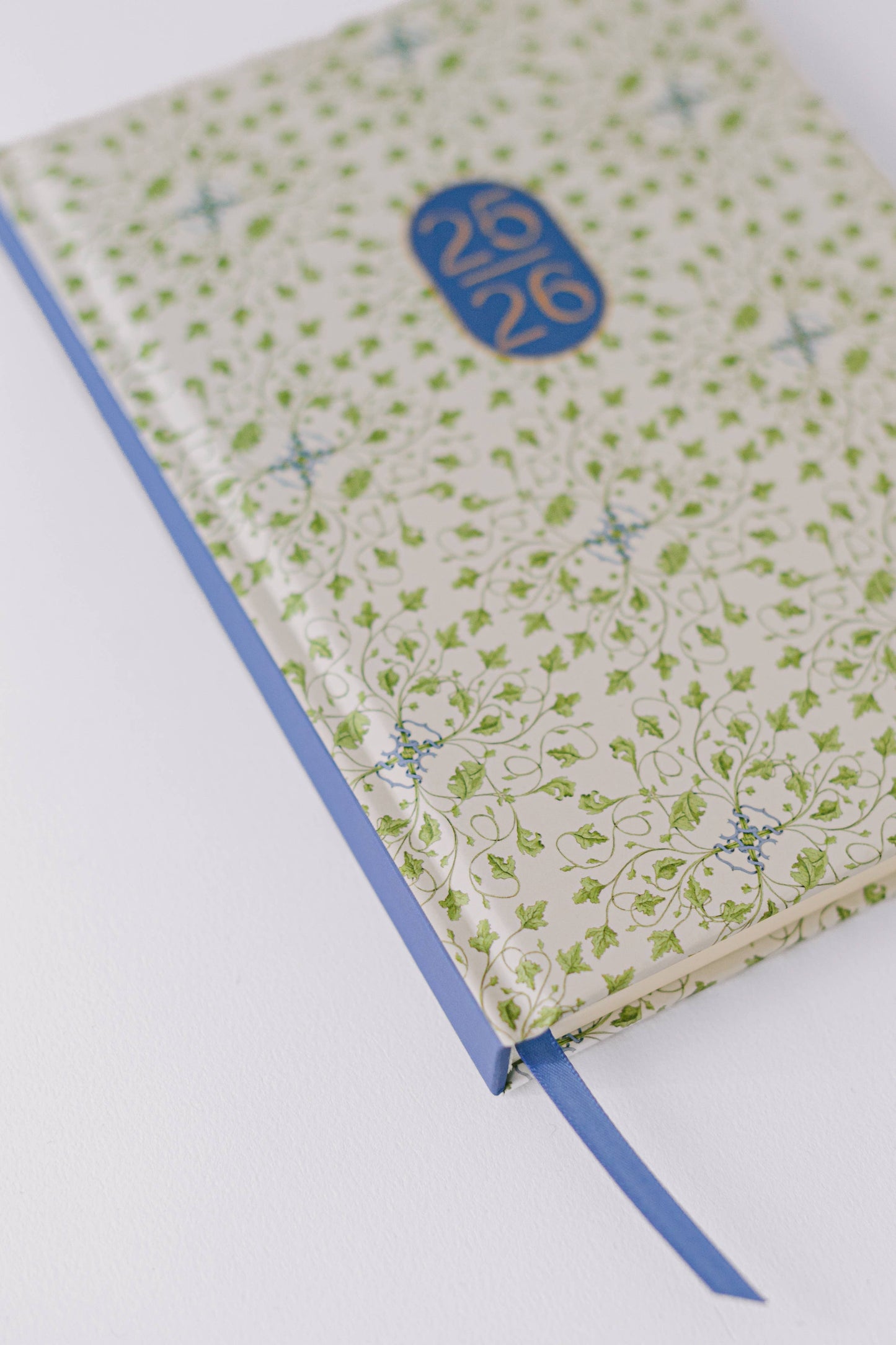 2026 Vine Pattern 17-Month Medium Bound Planner