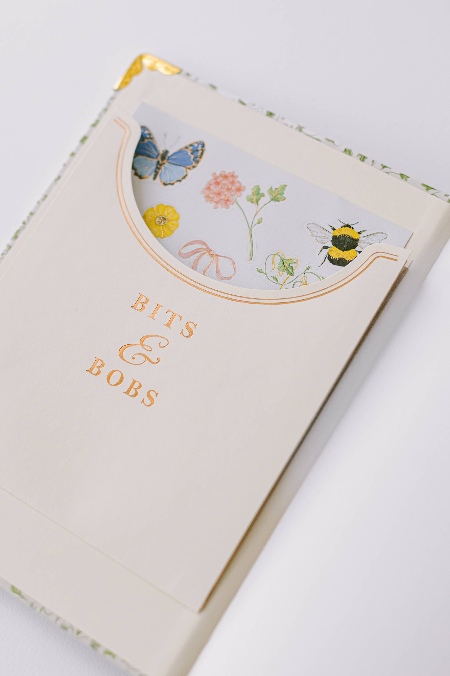 2026 Vine Pattern 17-Month Medium Bound Planner